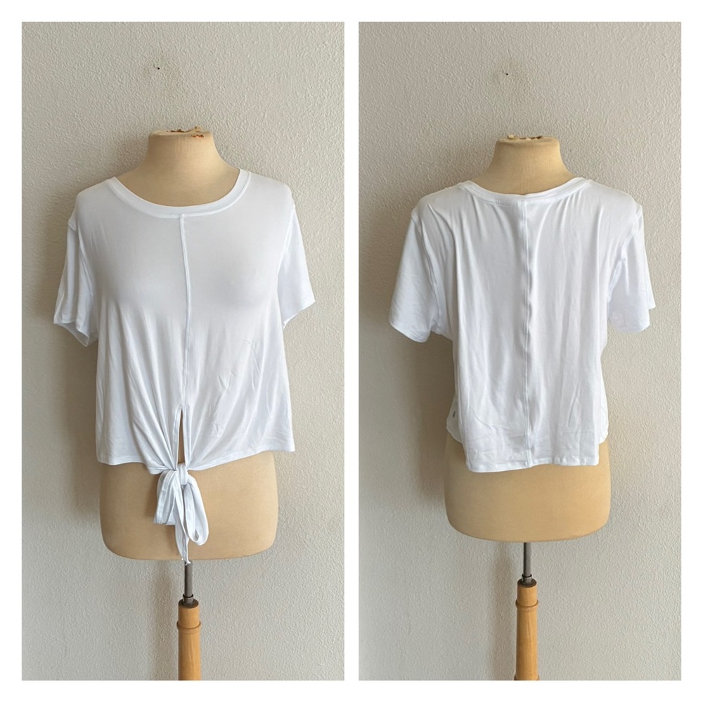 Yogalicious white knot tee